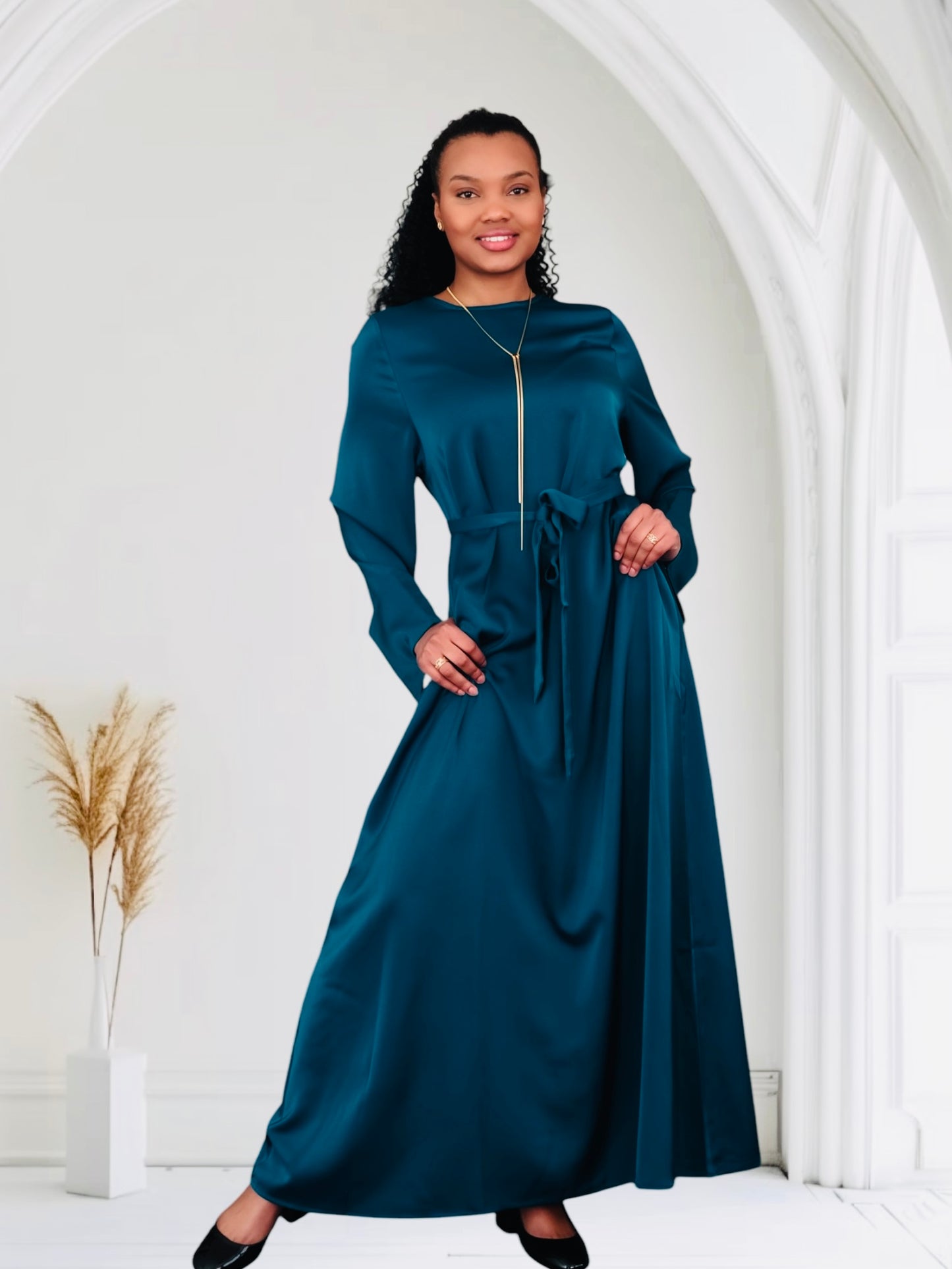 Robe satinée « Aliyah » à manche large