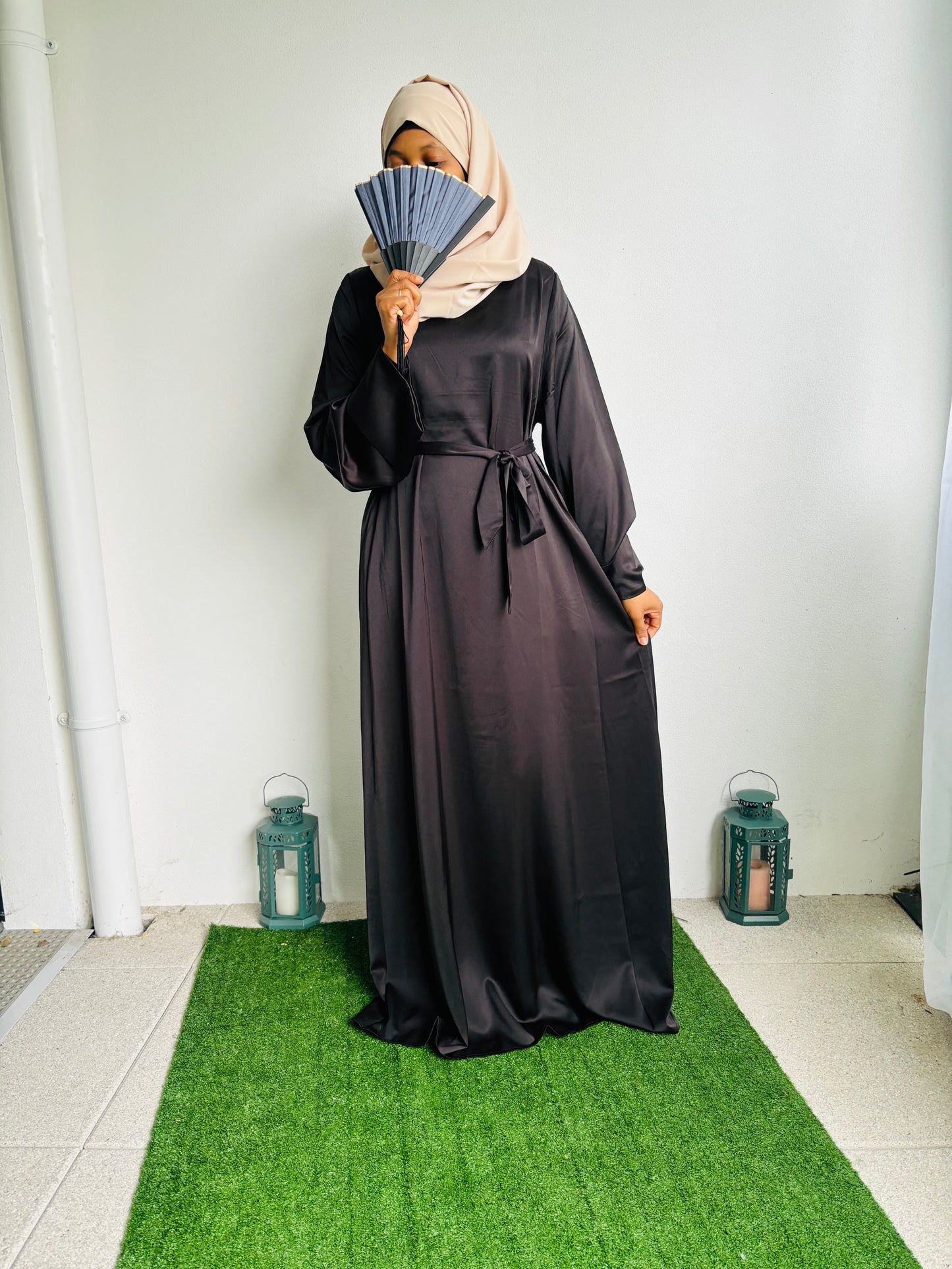 Robe satinée « Aliyah » à manche large