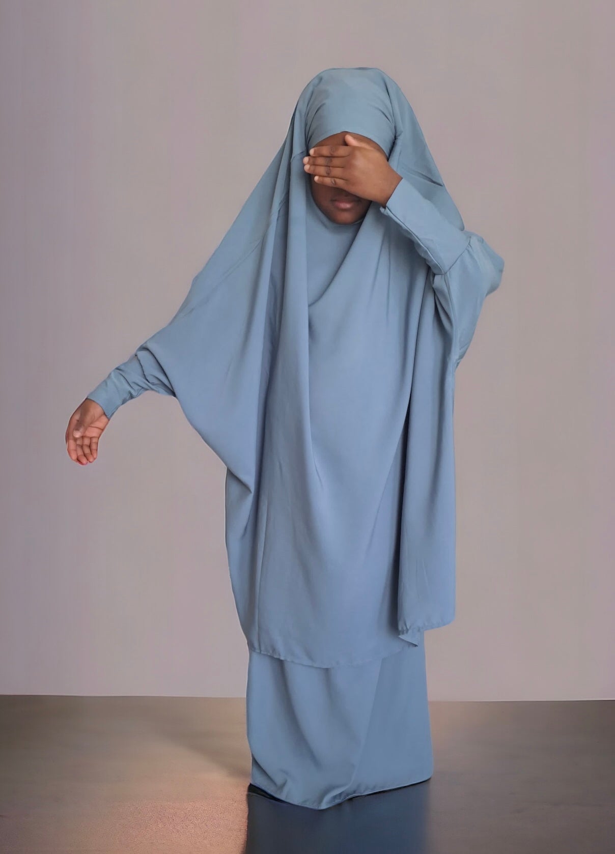 Modèle enfant, ensemble jilbab deux pièces avec jupe