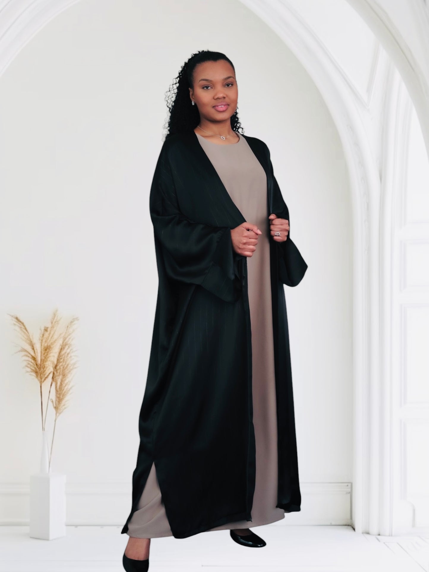 Abaya style kimono satiné « Nayla »