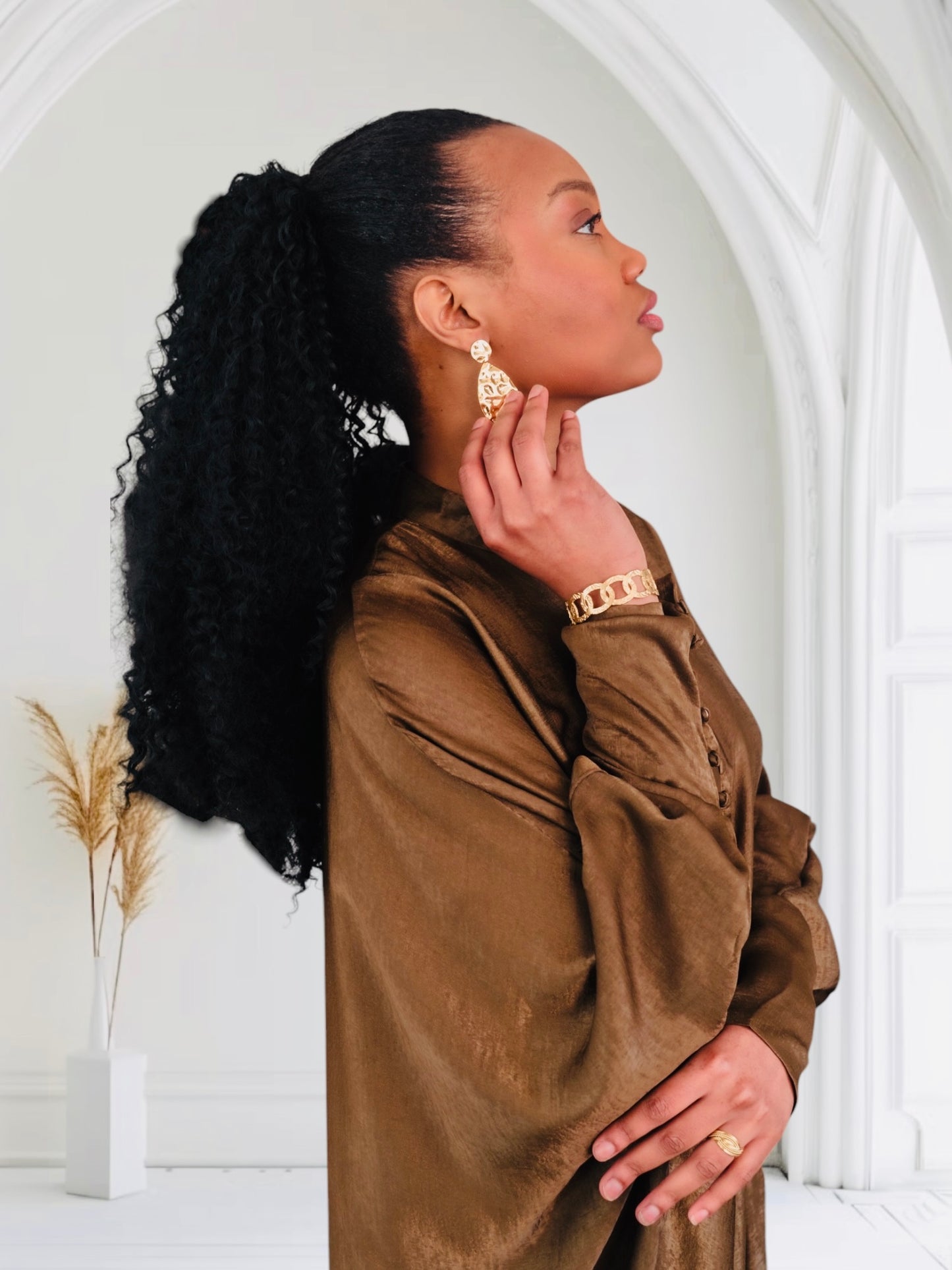 Abaya « Zarah » et ses boutons recouverts