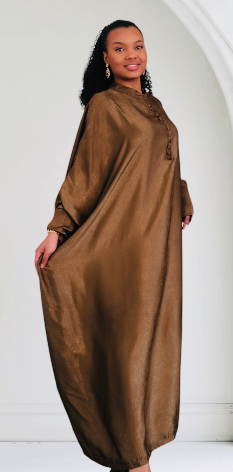Abaya « Zarah » et ses boutons recouverts