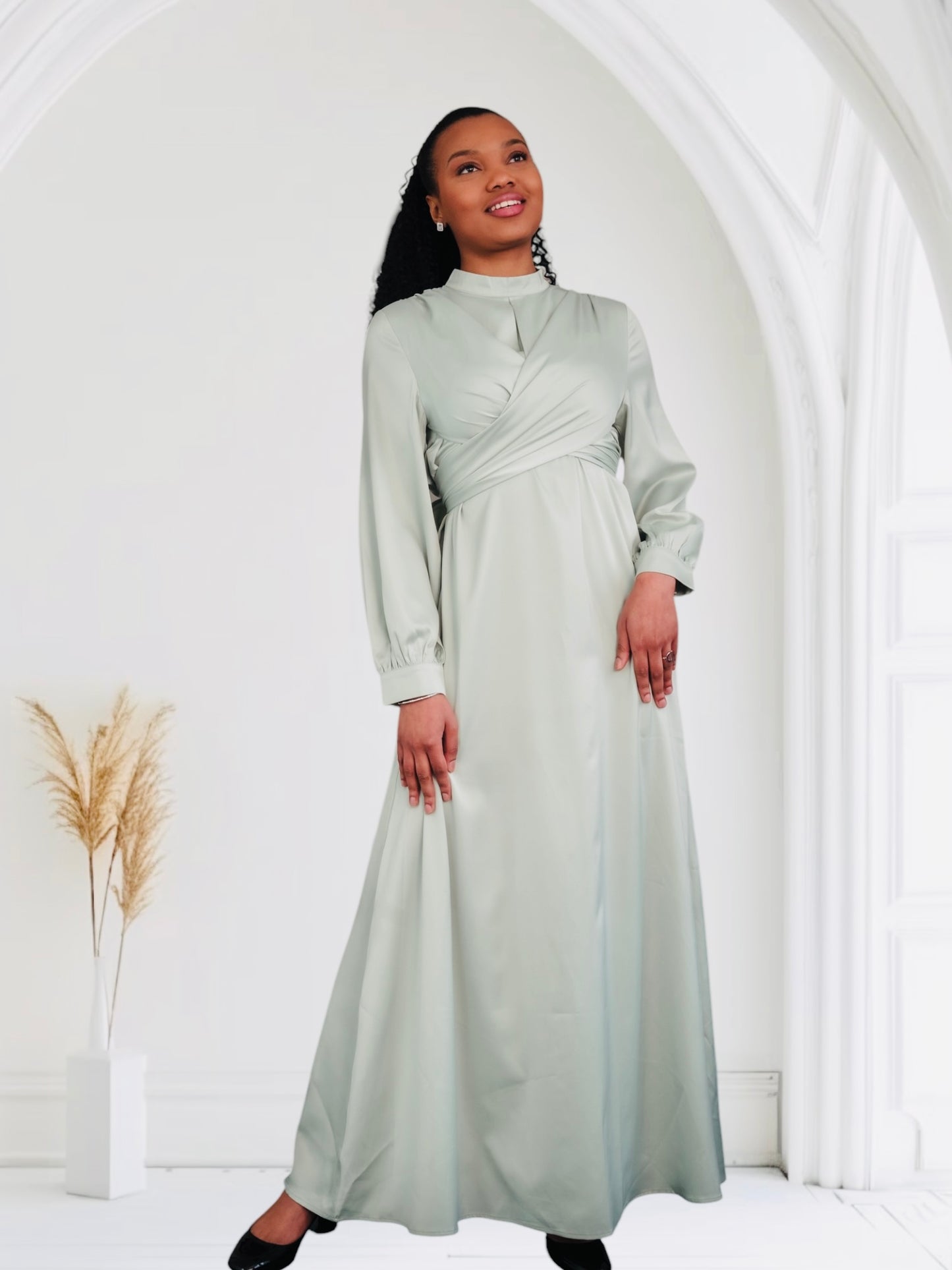 Robe longue  « DIza » en satin avec bande à nouer de 7 façon