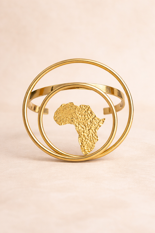 Bracelet africain Zaria en laiton – Manchette carte d’Afrique artisanale | Mousso Fashion