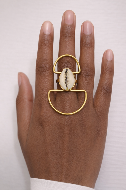 Bague Naya – Cauri & Géométrie ethnique bijoux