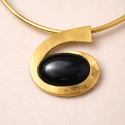 Ras de cou Zola – Pierre noire & bronze doré