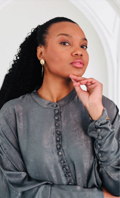 Abaya « Zarah » et ses boutons recouverts