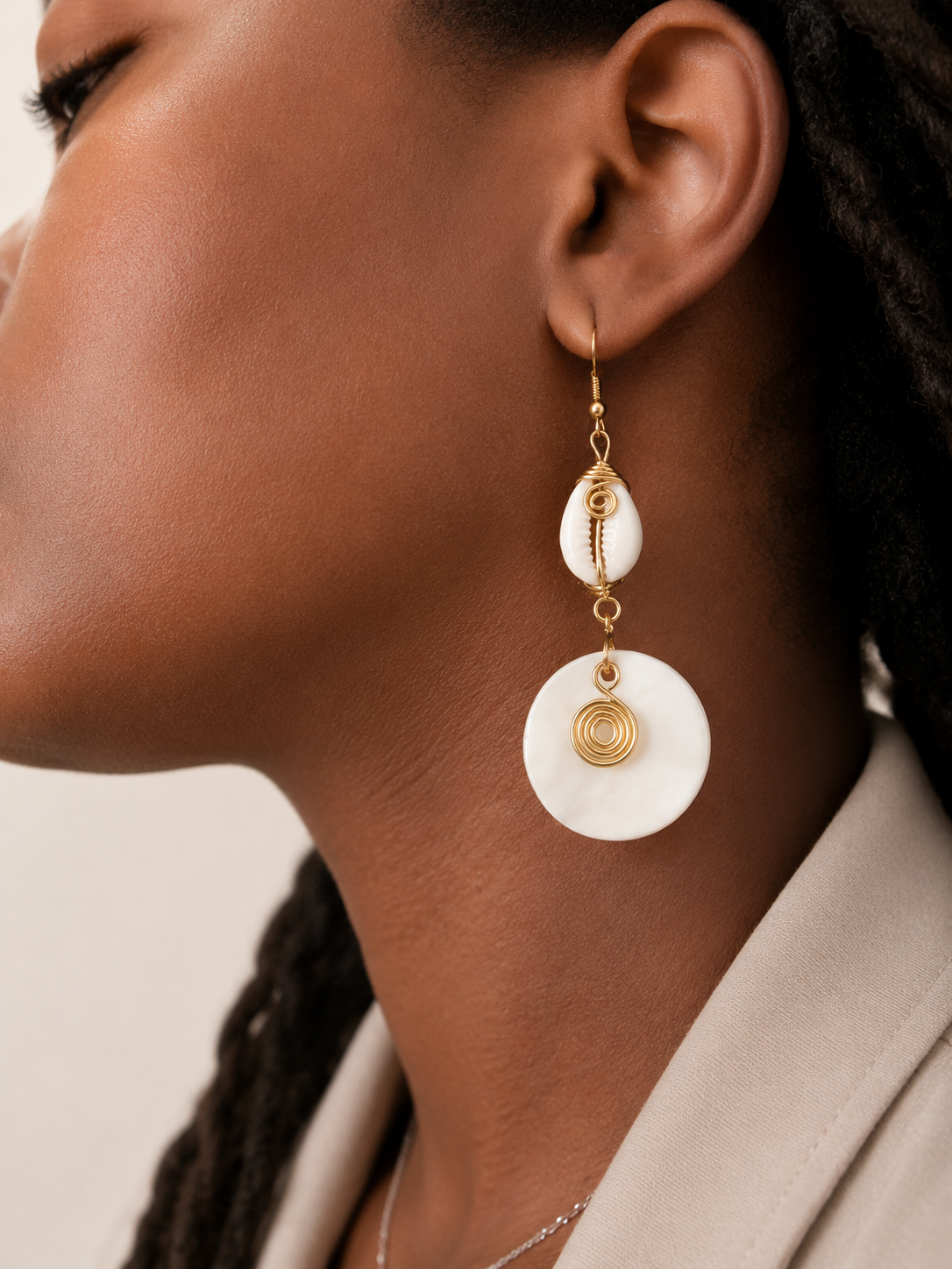 Boucles d’oreilles Zaïra – Cauri & Lumière