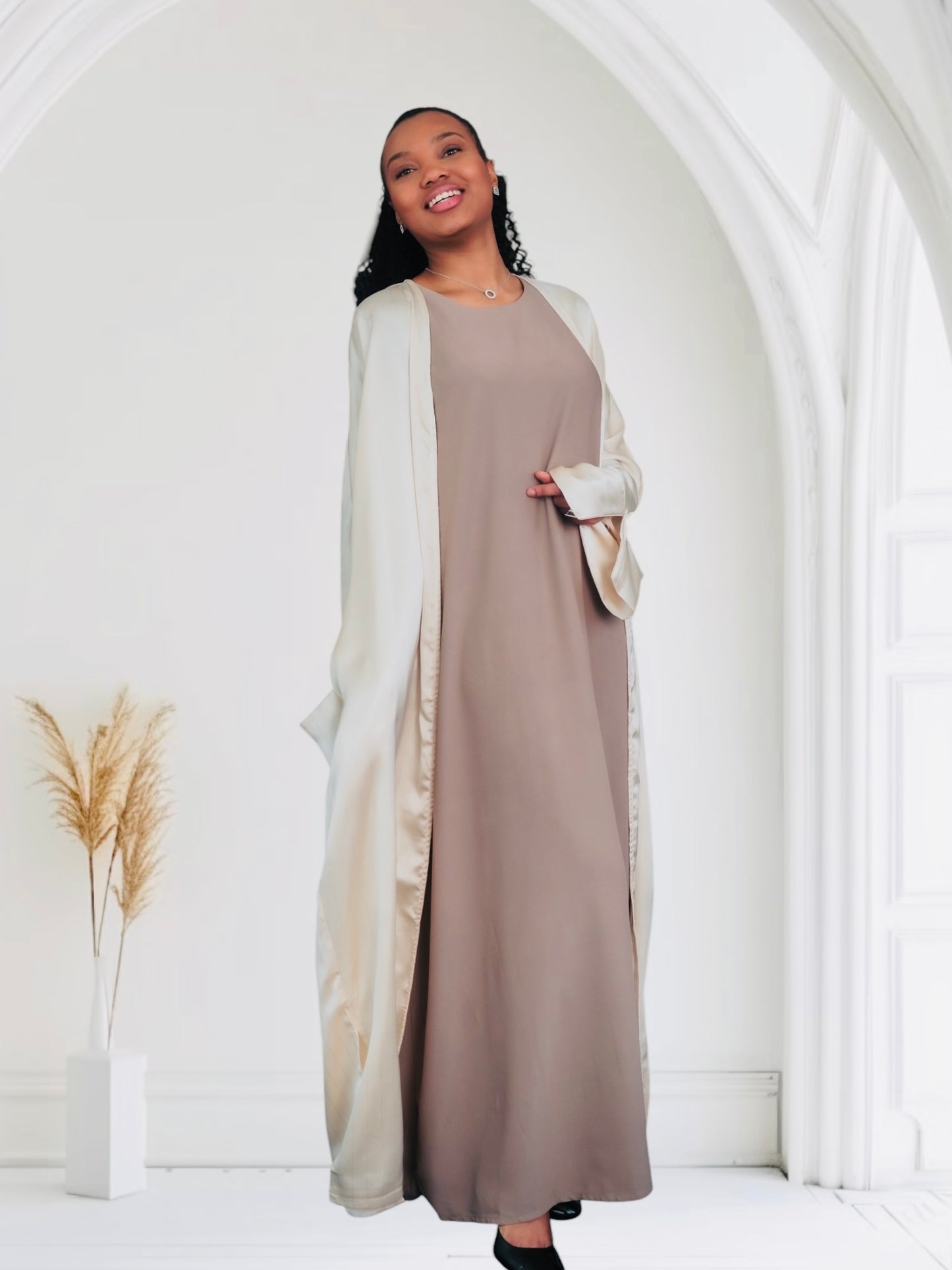 Abaya style kimono satiné « Nayla »