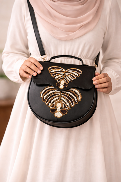 Sac Kidé Noir – Sac Bandoulière Élégant en Simili Cuir & Perles Artisanales masaï