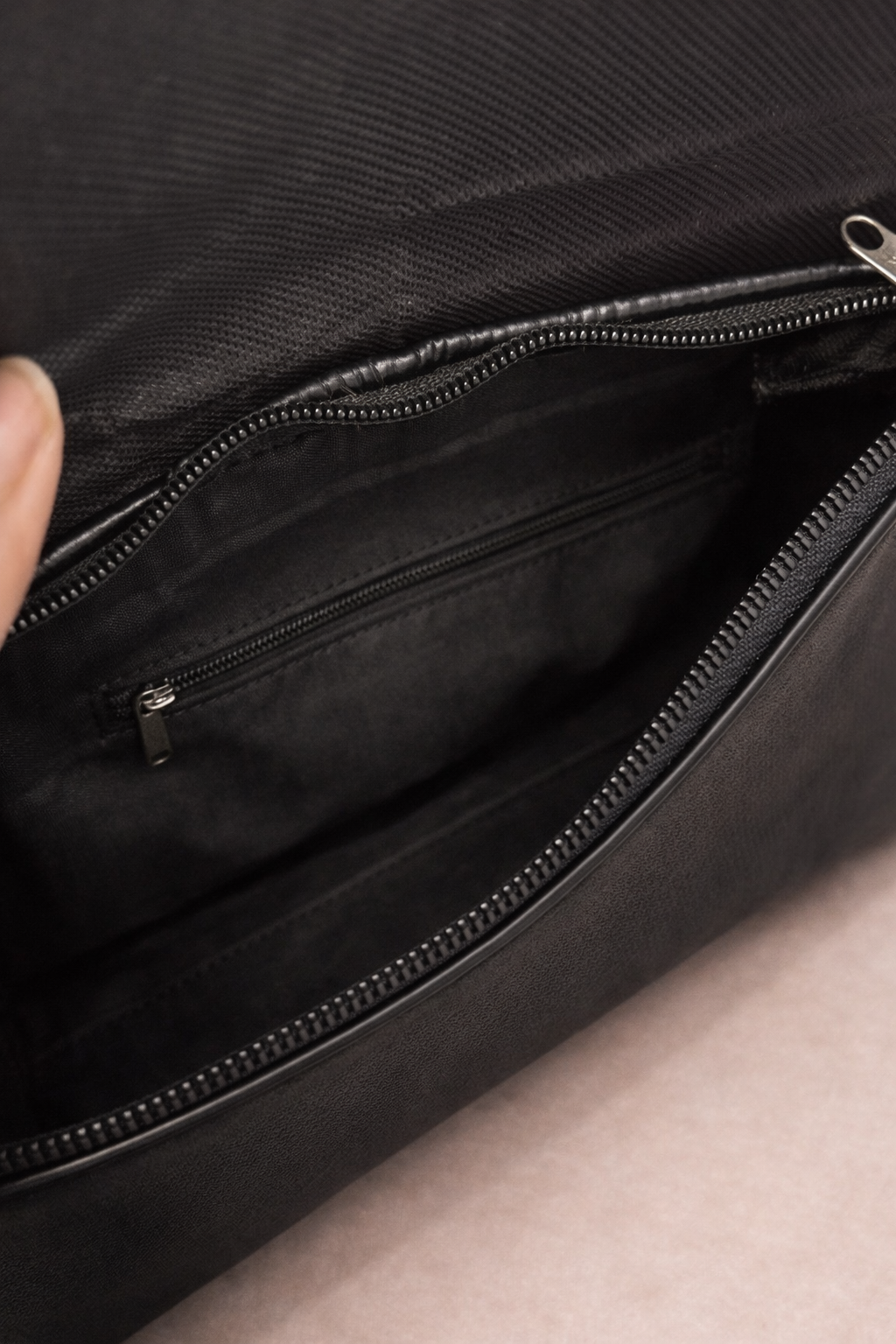 Sac bandoulière Zuri Perlé – simili cuir & perles masaï