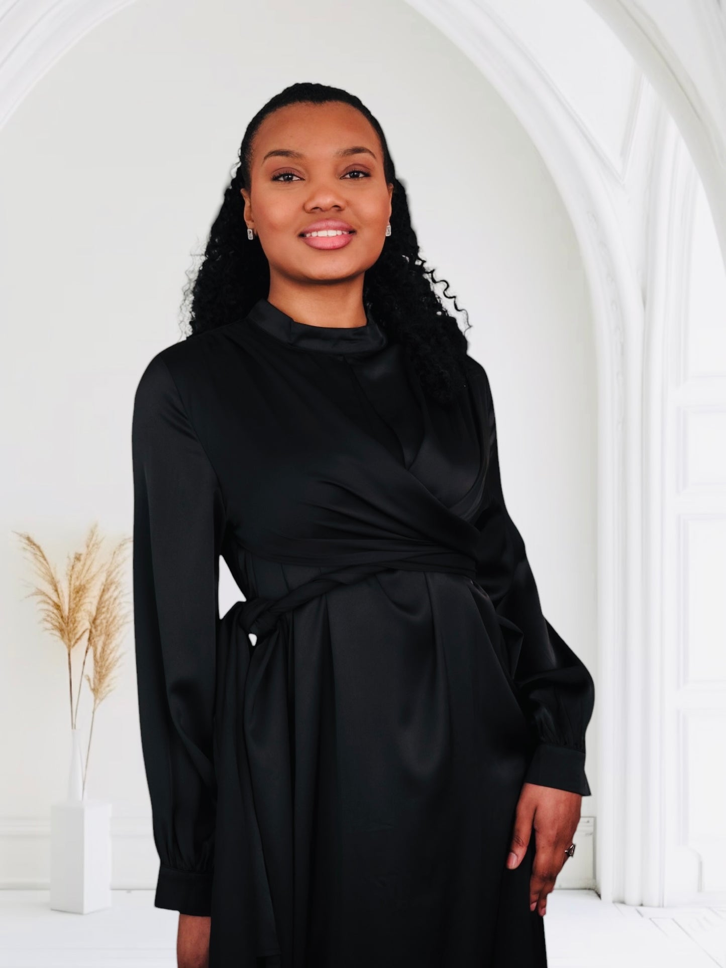 Robe longue  « DIza » en satin avec bande à nouer de 7 façon