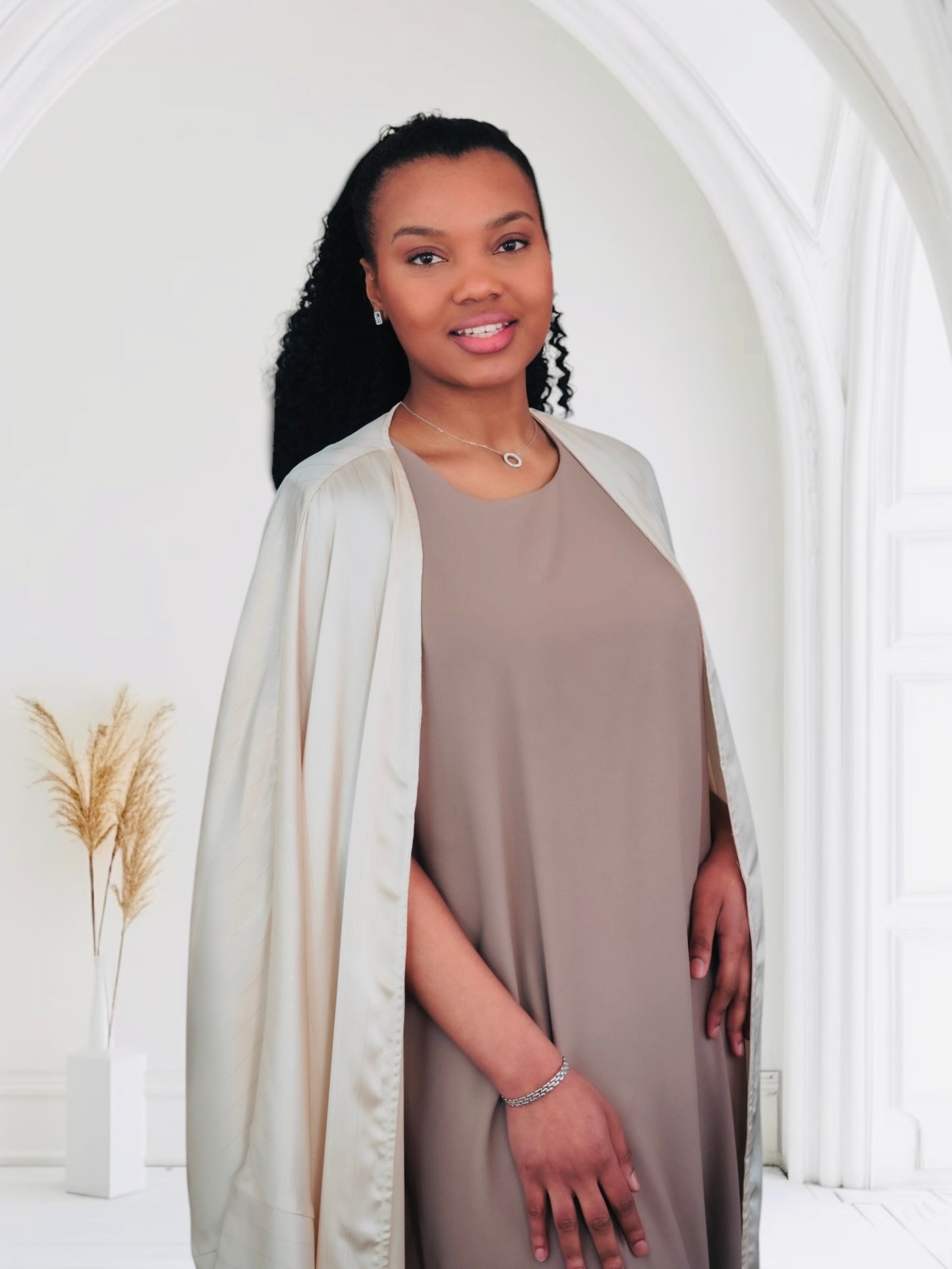 Abaya style kimono satiné « Nayla »