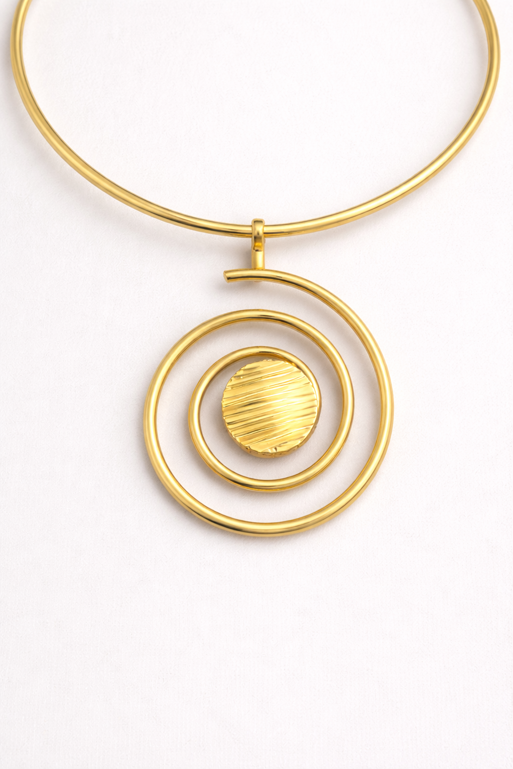 Ras de cou Zahra – Collier Spirale Contemporaine