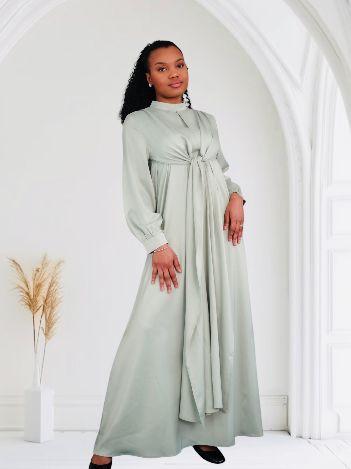 Robe longue  « DIza » en satin avec bande à nouer de 7 façon