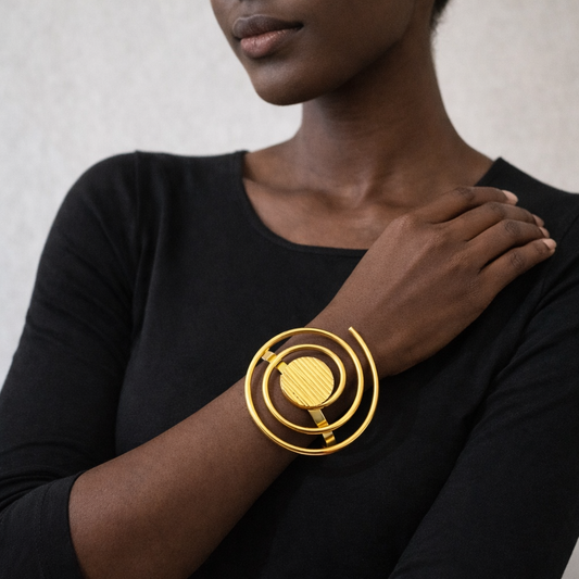 Bracelet Manchette Zahra – Spirale Contemporaine