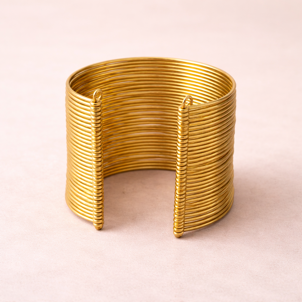 Bracelet Nubia – Manchette africaine dorée | Mousso Fashion